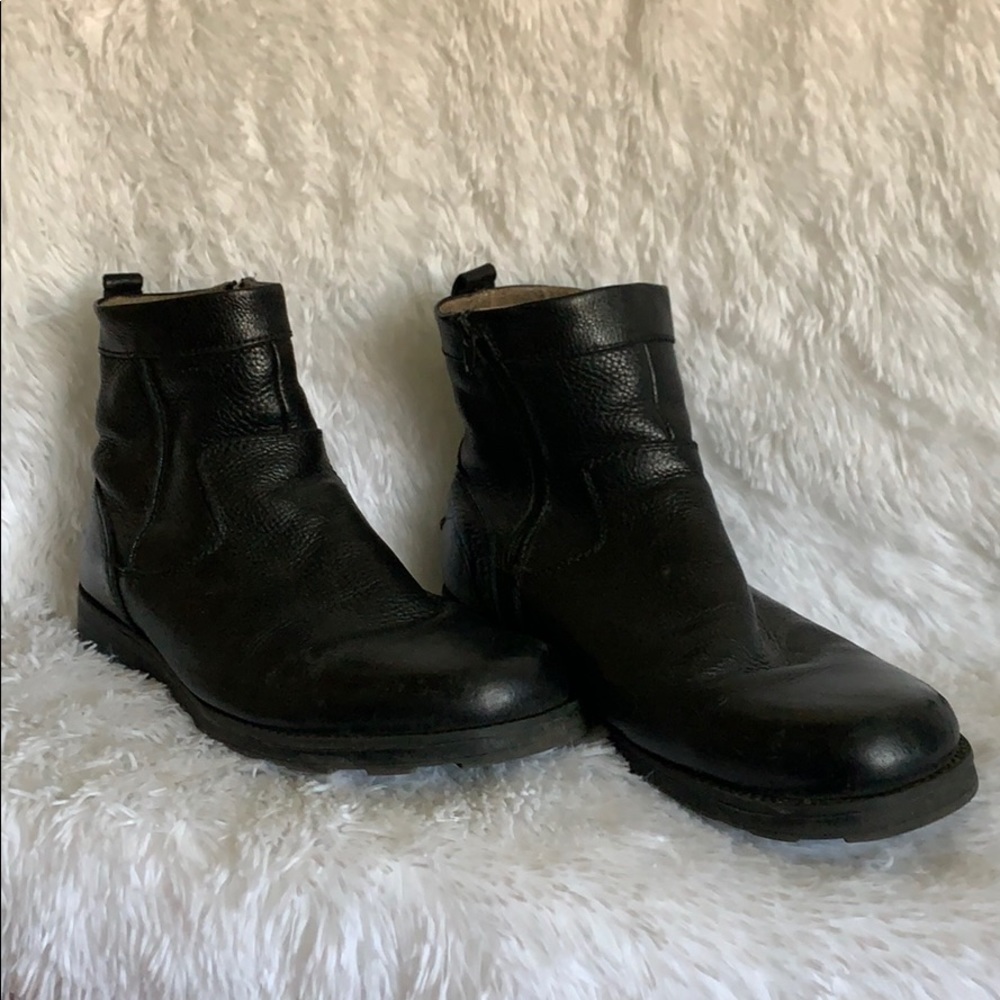 Men’s Boots.